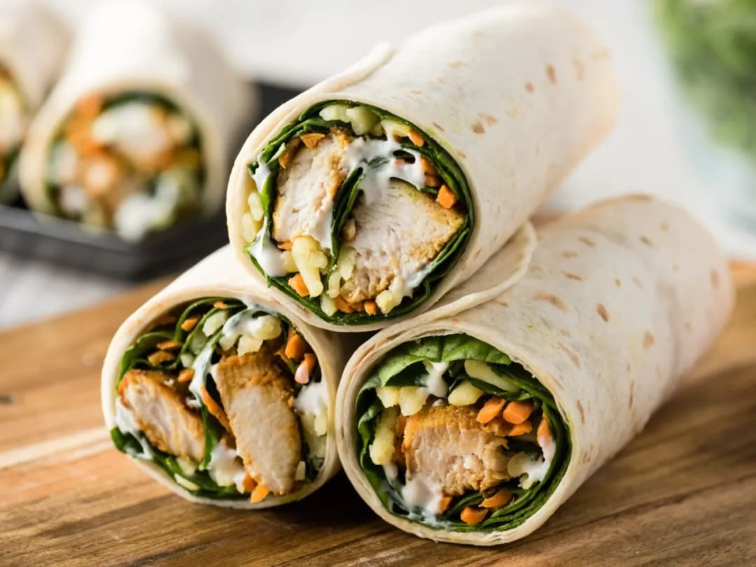 Tortille z gotowych placków w 5 minut. Łatwy sposób na pyszny posiłek