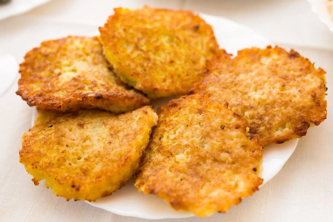 Sekret chrupiących placków ziemniaczanych: 5 sprawdzonych trików