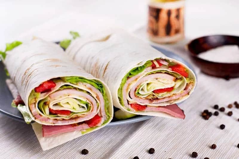 Placki tortilla z czym? 15 pysznych nadzień na każdą okazję