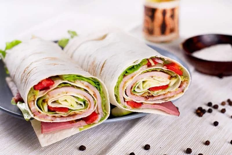 Placki tortilla z czym? 15 pysznych nadzień na każdą okazję